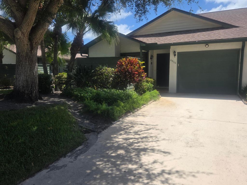 Photo of 6856 SE Bunker Hill Drive, Hobe Sound, FL 33455 (MLS # B26038542)