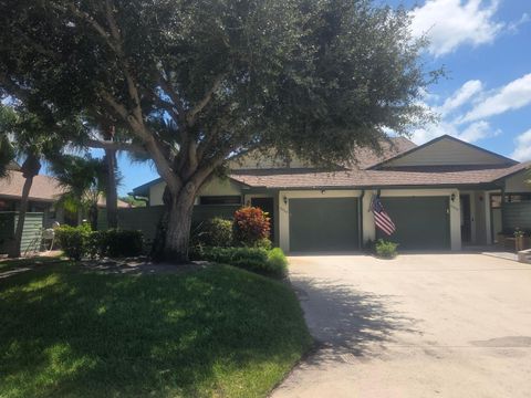 Photo of 6856 SE Bunker Hill Drive, Hobe Sound, FL 33455 (MLS # B26038542)