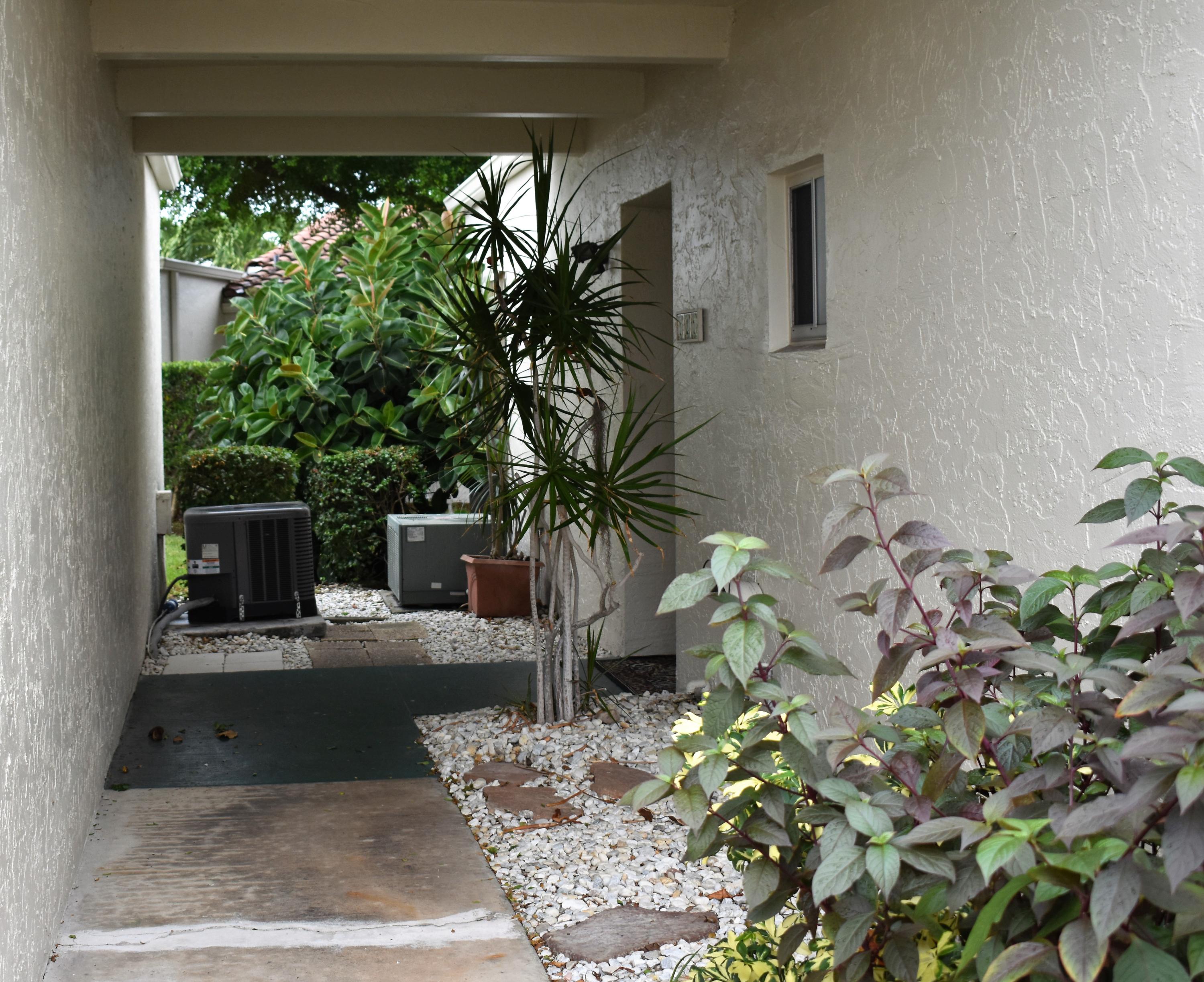 BOUNDBROOK CONDO S - Residential