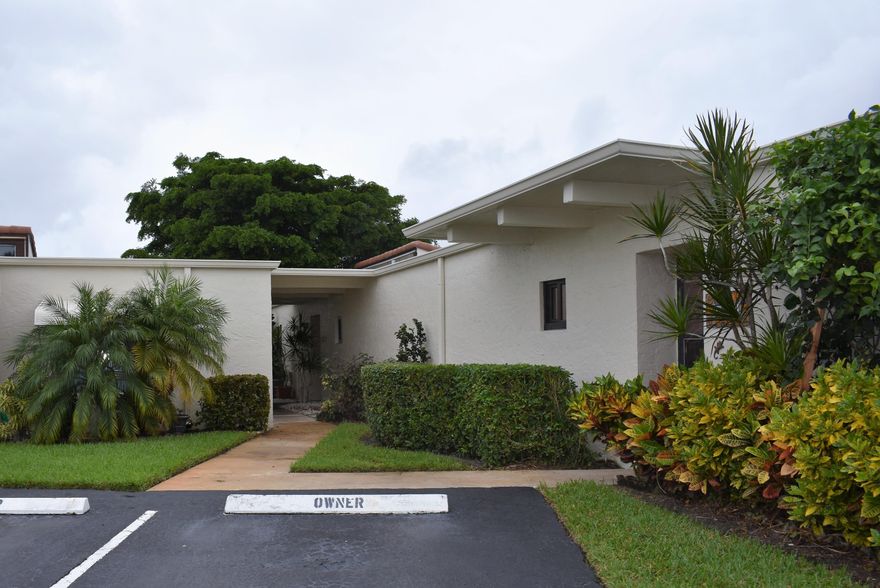 Escape the inevitable winter's cold in this light & bright, priced to sell, affordable 2 bedroom, 2 bath villa tucked away in the lovely community of Boundbrook.  This move in ready villa offers an updated kitchen with black counter-tops contrasted by white shaker style cabinetry which can also be found in the master and guest bathroom. A large living room with vaulted ceilings is the perfect place to relax or enjoy the garden view year-round in the enclosed large patio with impact glass doors. Conveniently located close to shopping restaurants, easy access to I-95, 10-15 minute ride to major airport, beaches and City Place.