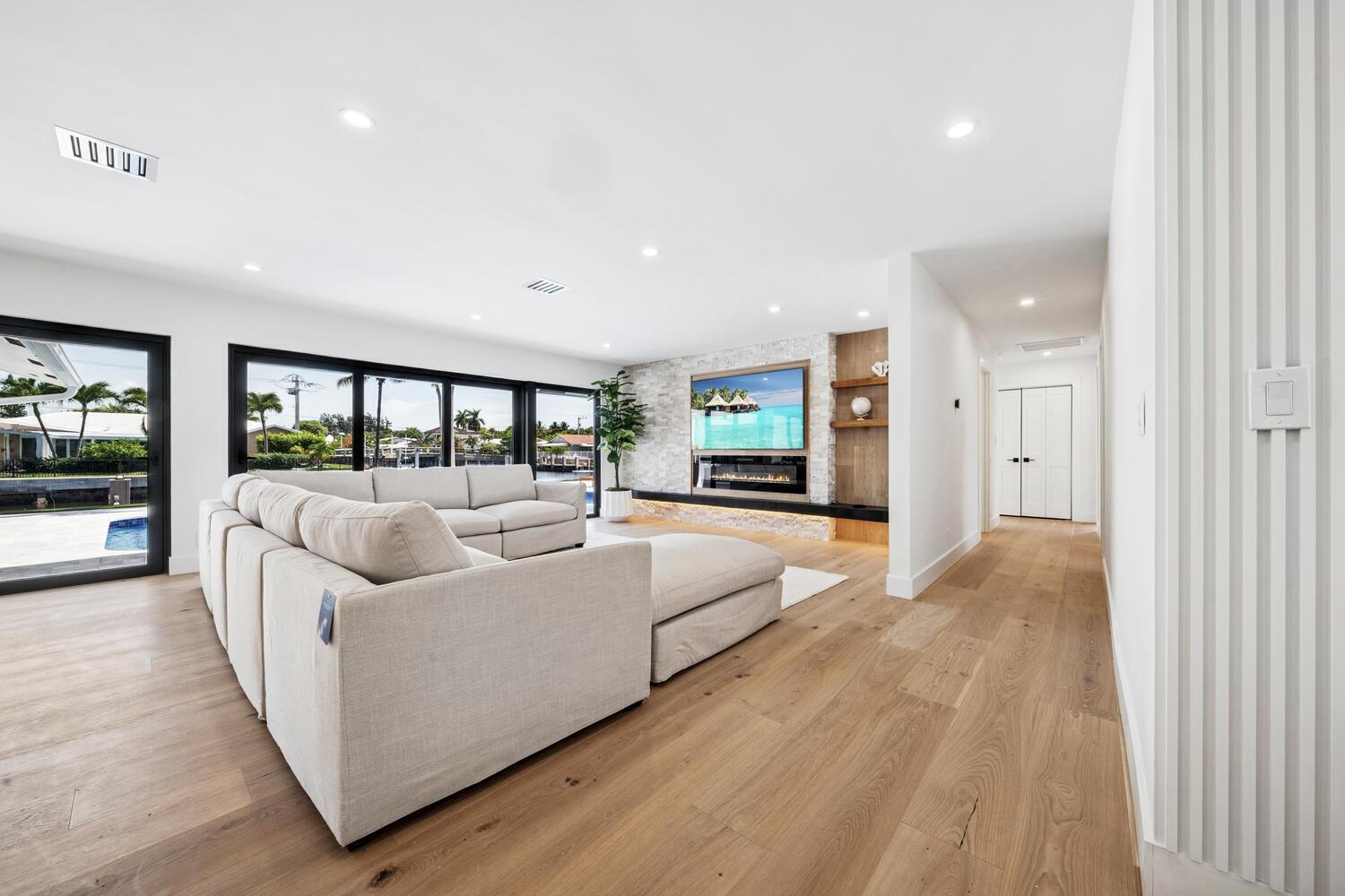 LAKE ESTATES ADD - Residential