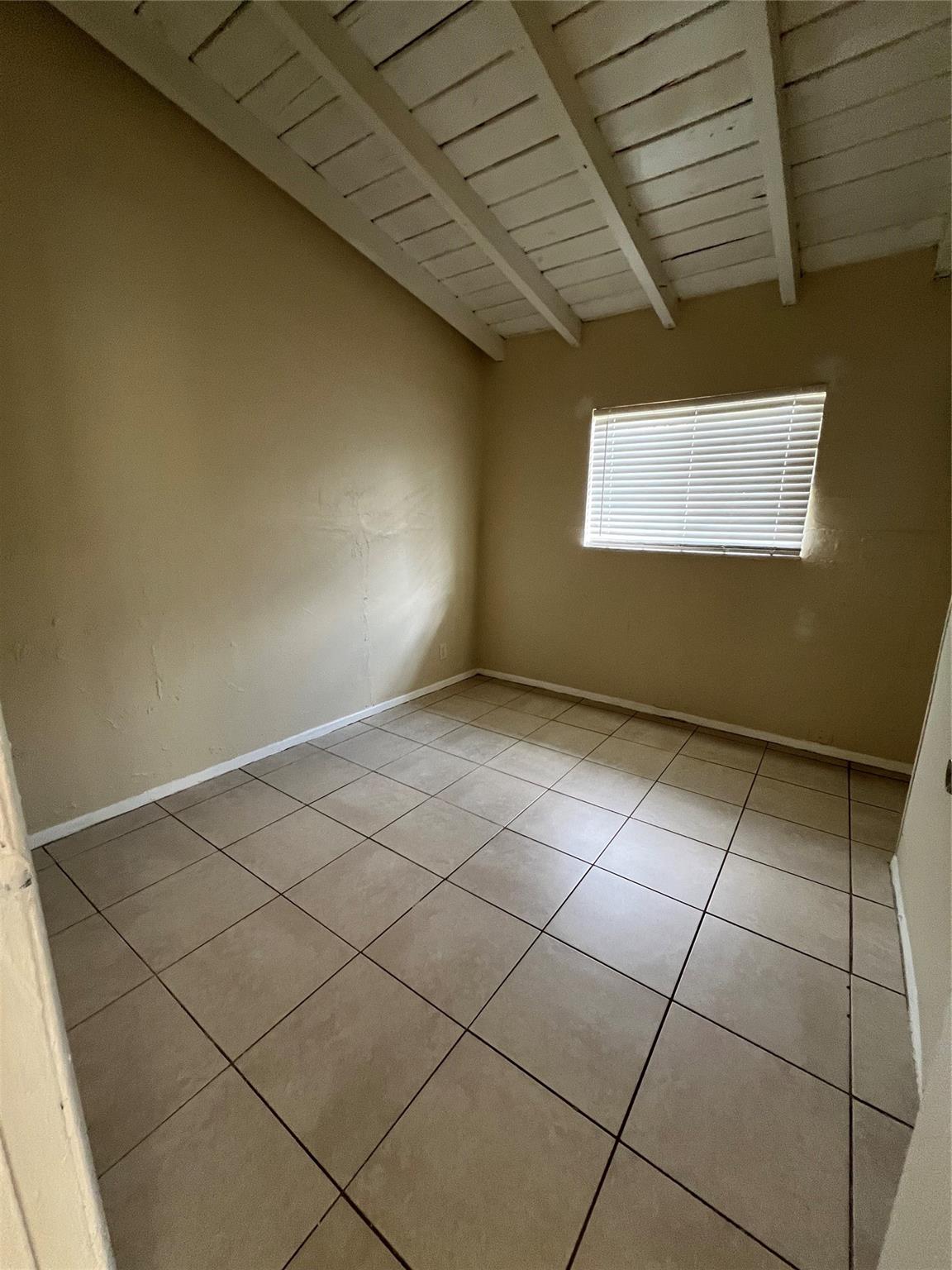 LAUDERDALE MANORS - Residential Lease