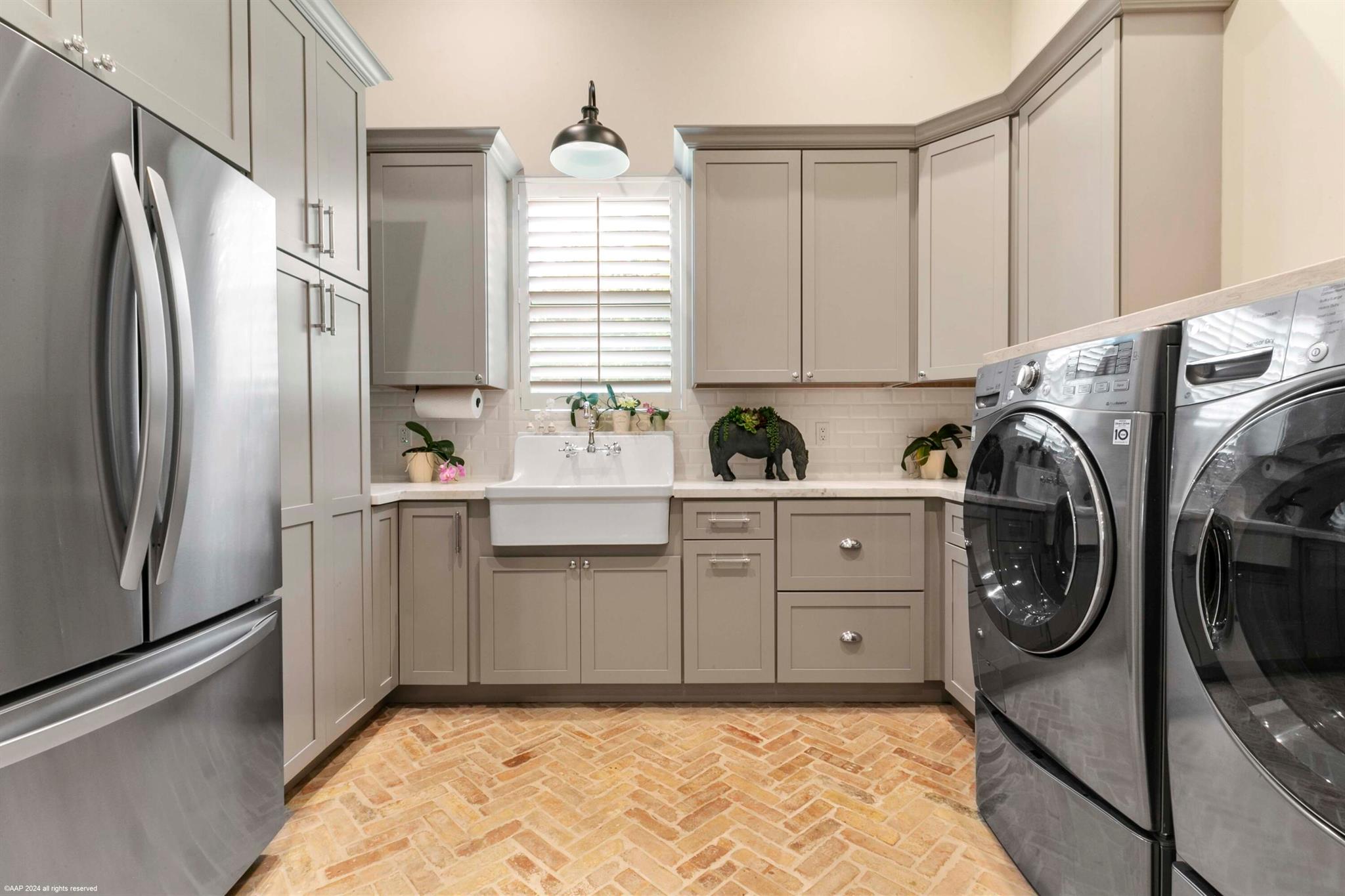 FOX TRAIL - Residential