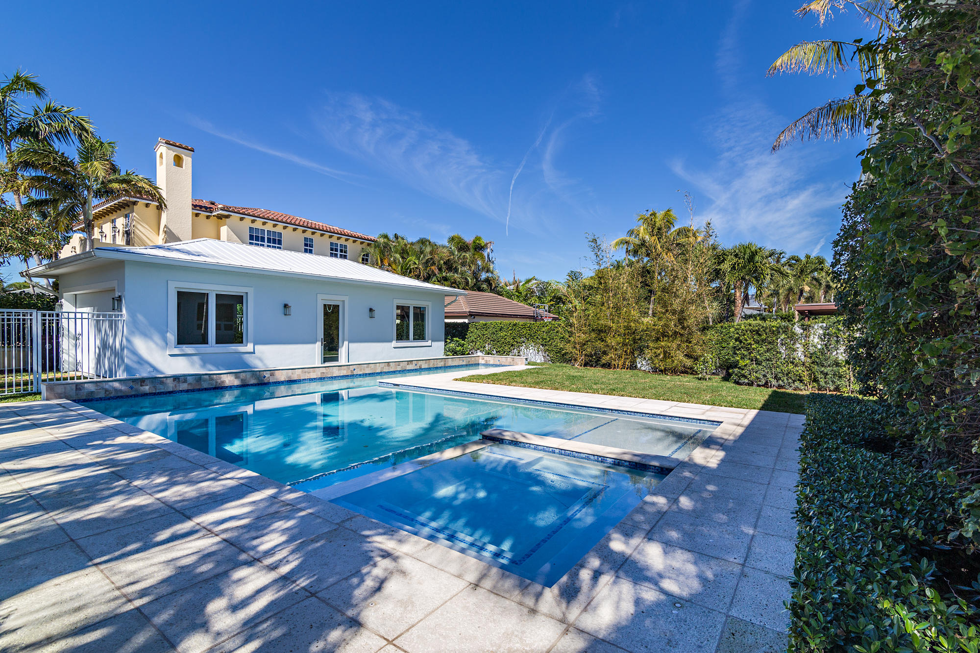 EDGEWATER - Residential