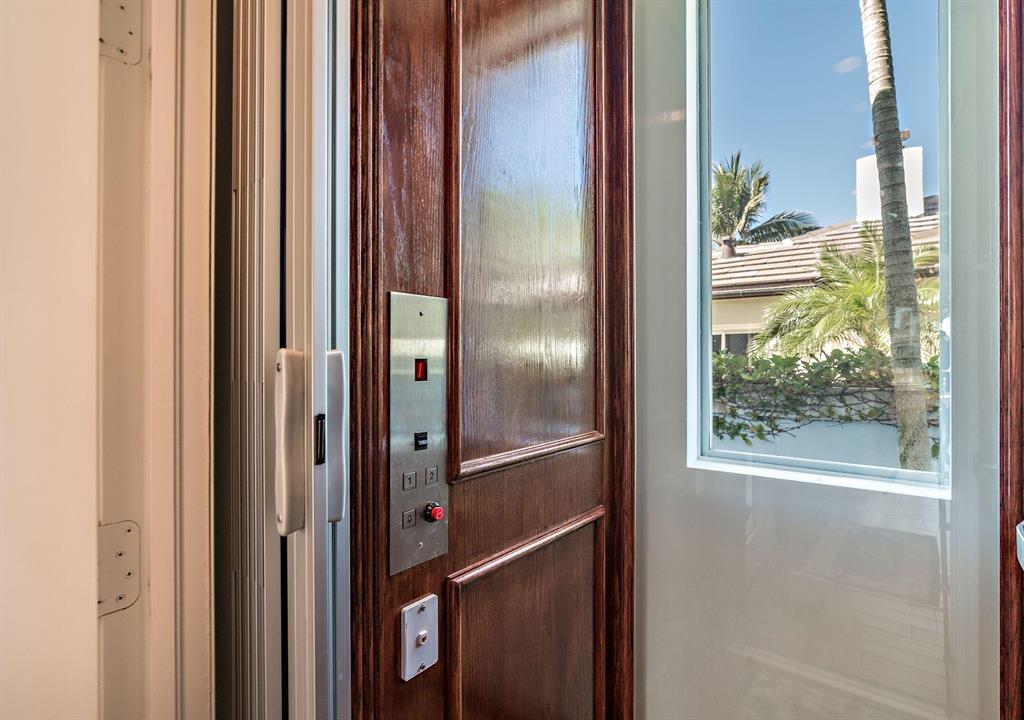 EDGEWATER - Residential