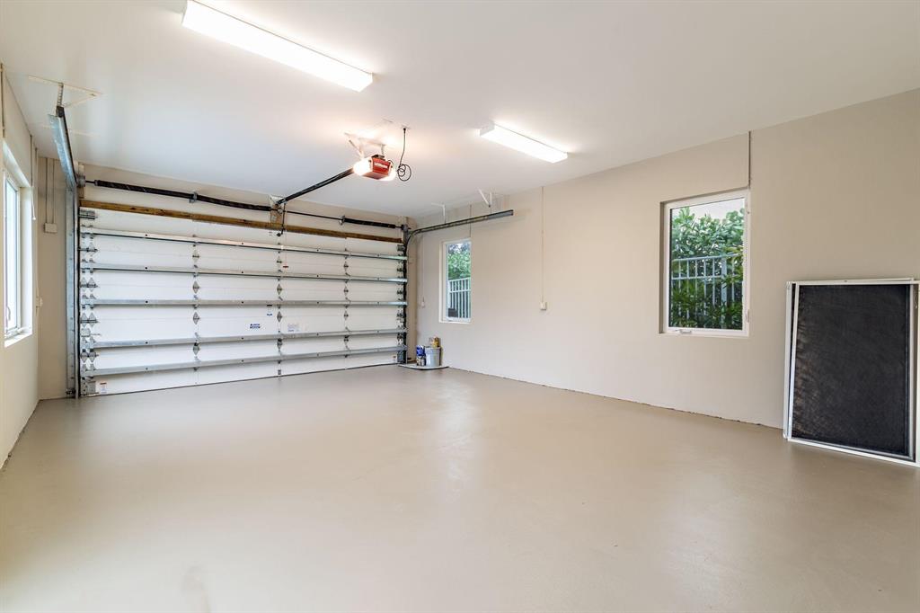 EDGEWATER - Residential