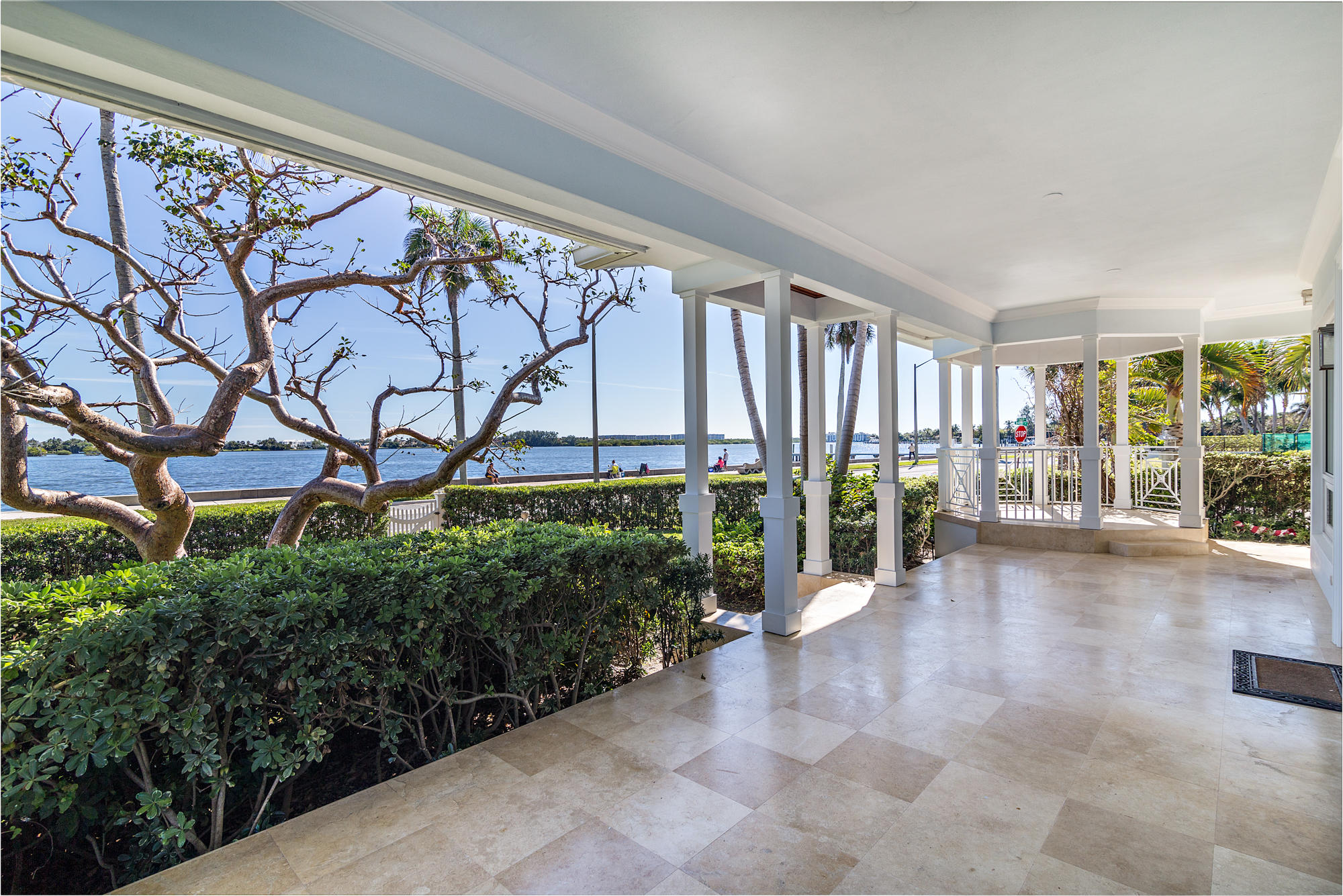 EDGEWATER - Residential