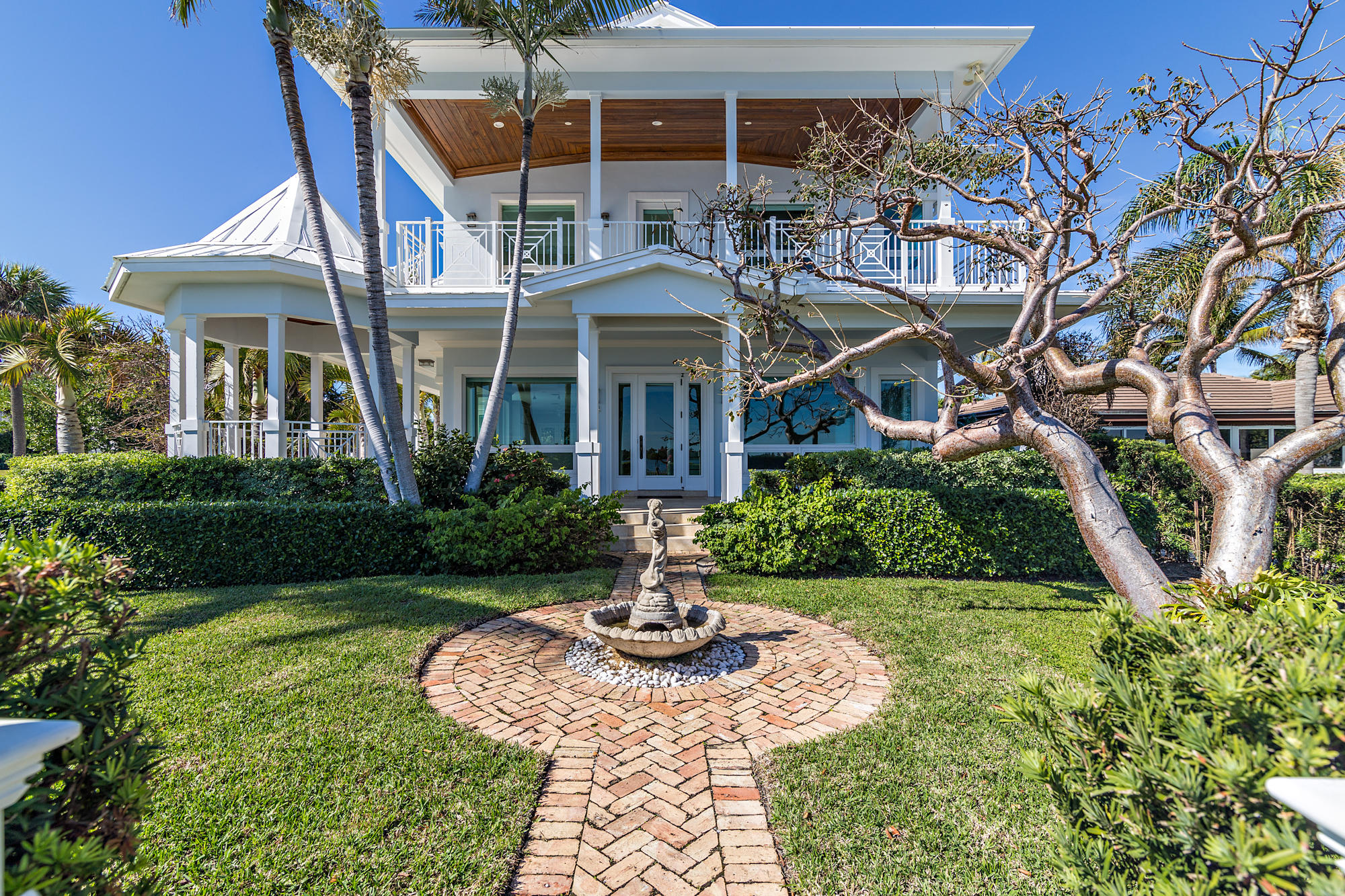 EDGEWATER - Residential