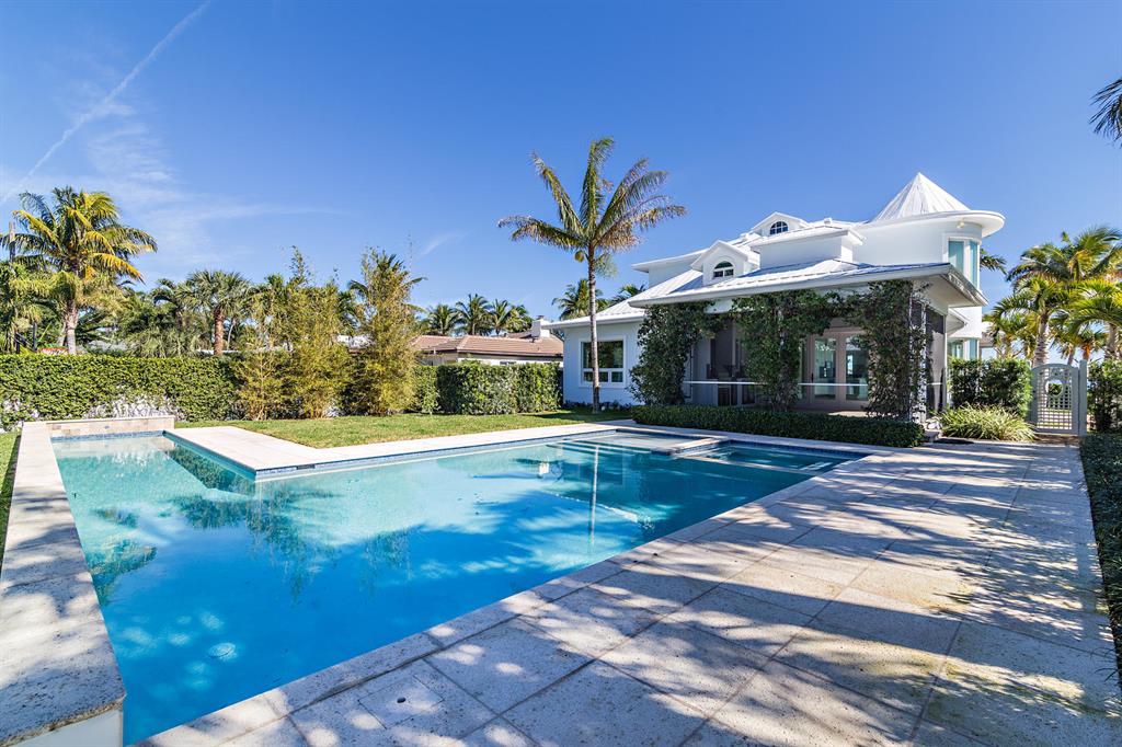 EDGEWATER - Residential