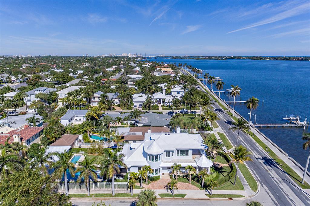 EDGEWATER - Residential