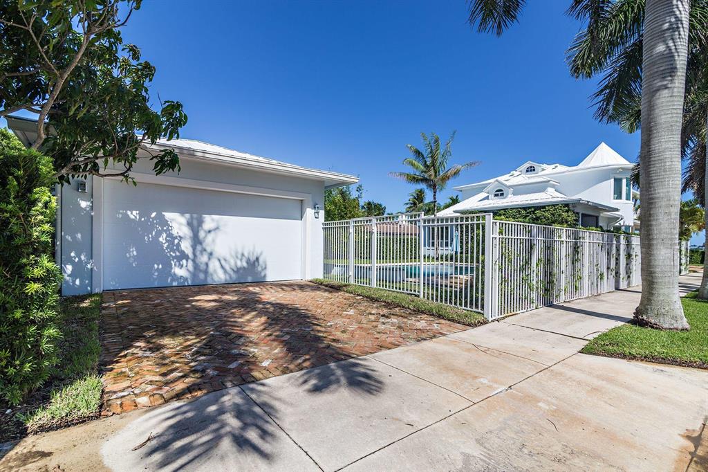 EDGEWATER - Residential