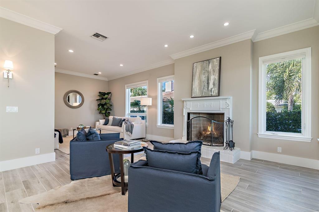 EDGEWATER - Residential