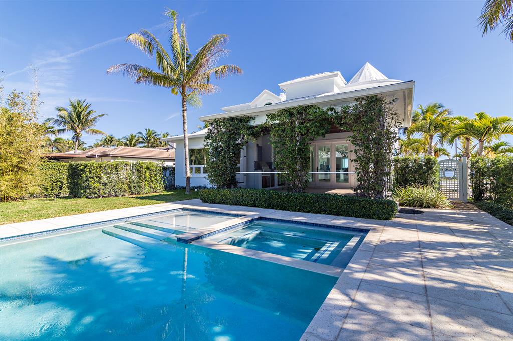 EDGEWATER - Residential