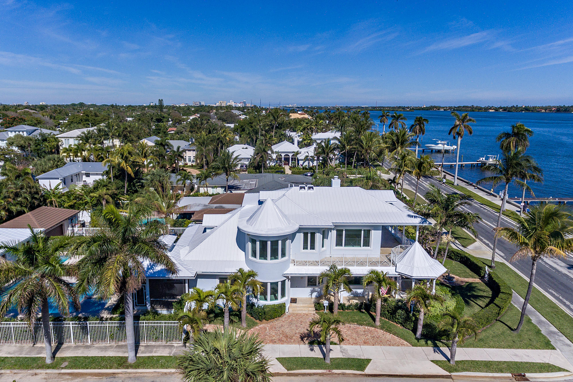 EDGEWATER - Residential