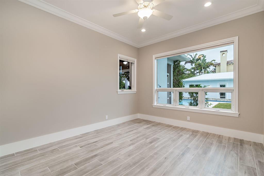 EDGEWATER - Residential