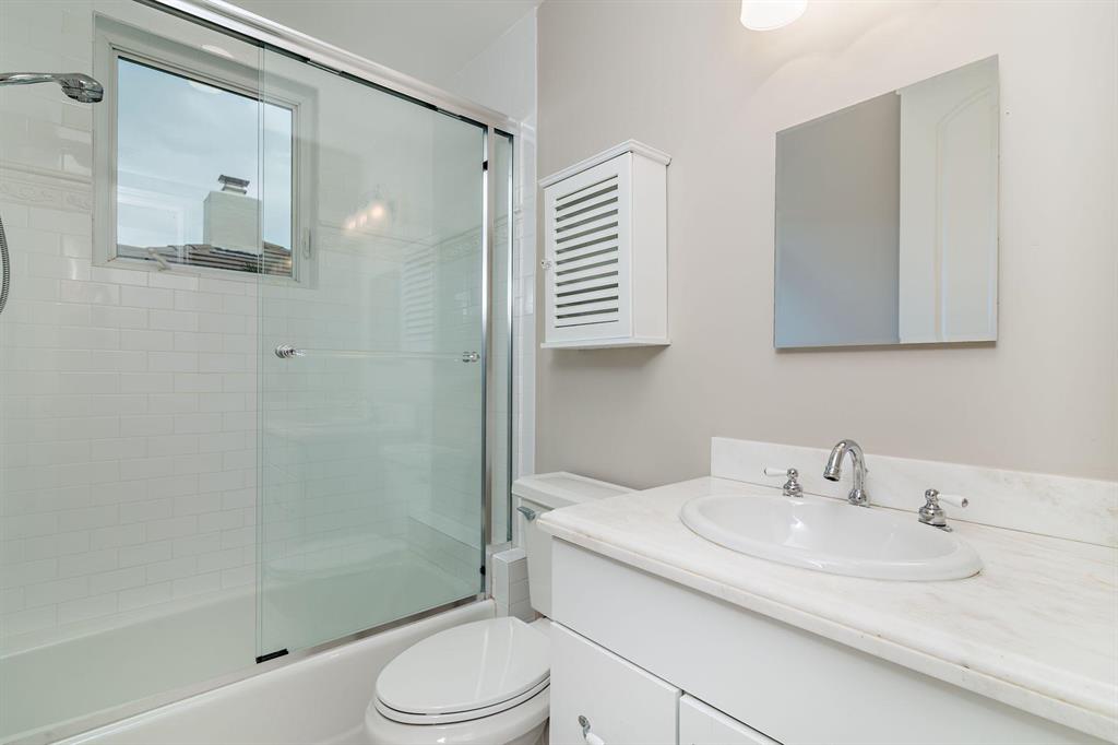 EDGEWATER - Residential