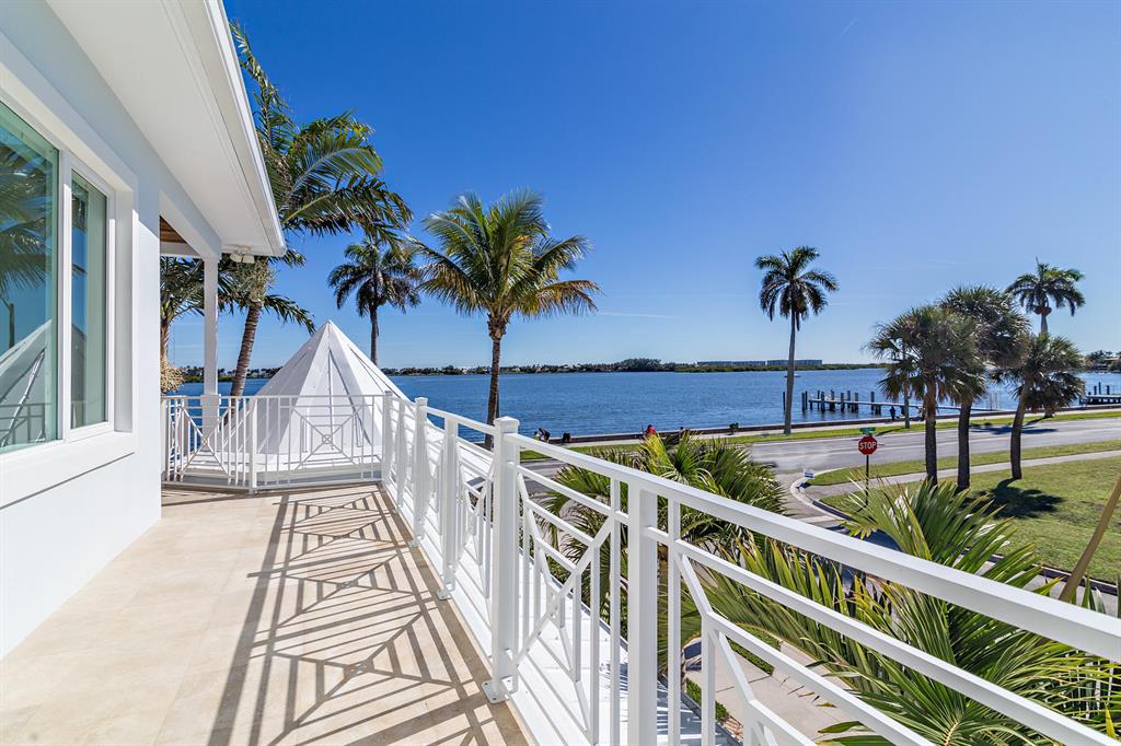 EDGEWATER - Residential