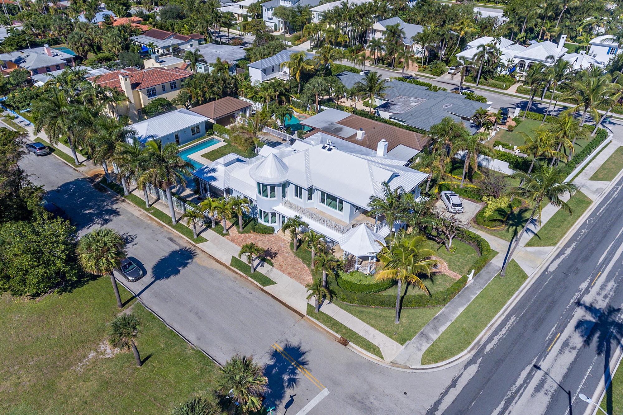 EDGEWATER - Residential