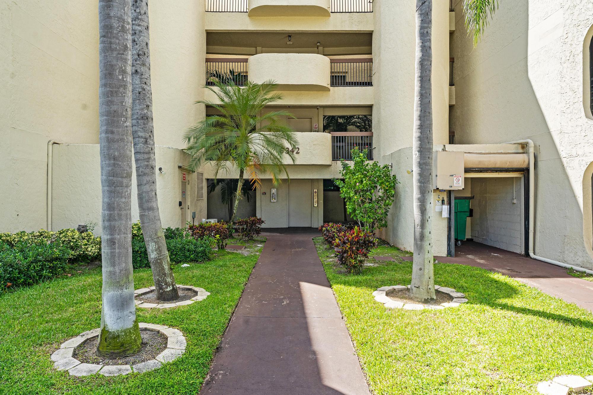 6342 LONGBOAT Lane W 403