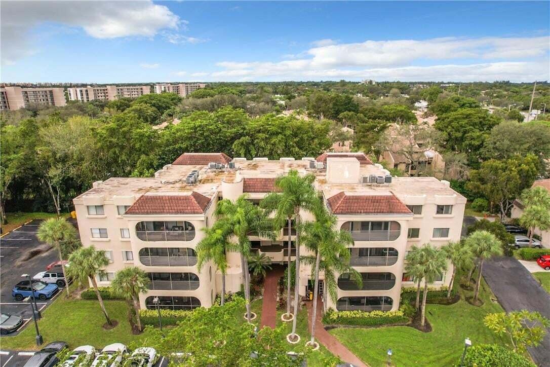 6342 LONGBOAT Lane W 403