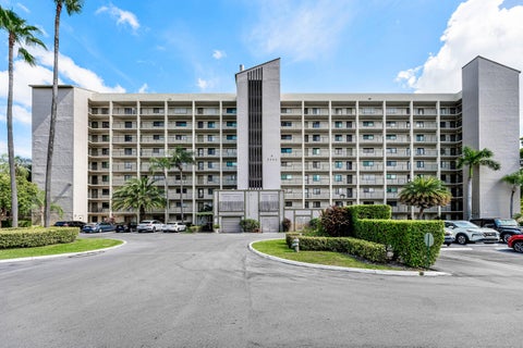 Photo of 2205 S CYPRESS BEND Drive #302, Pompano Beach, FL 33069 (MLS # B26067980)