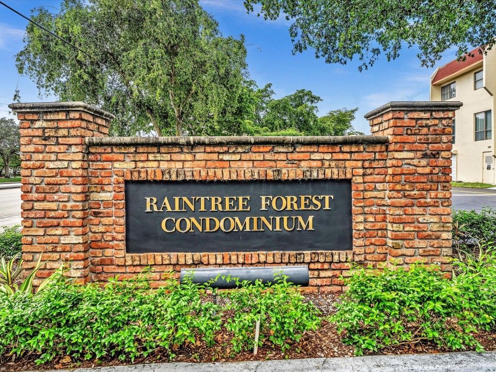 Photo of 301 N Pine Island Road #113, Plantation, FL 33324 (MLS # F10460581)