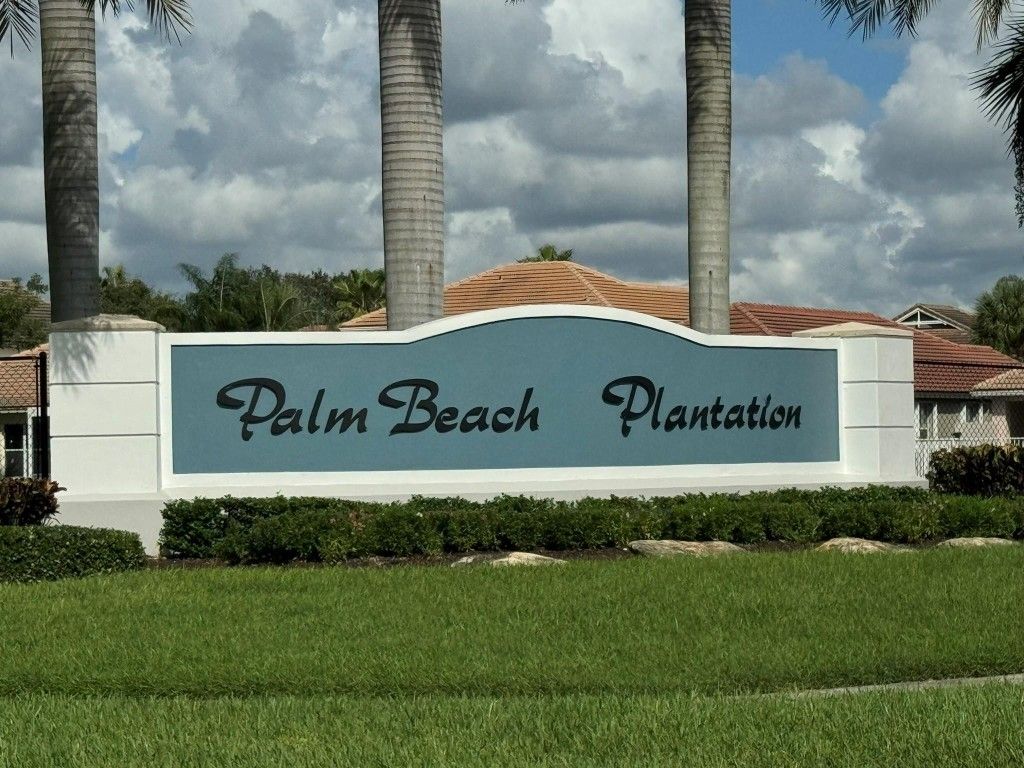 Photo of 236 Belle Grove Lane, Royal Palm Beach, FL 33411 (MLS # F10468816)