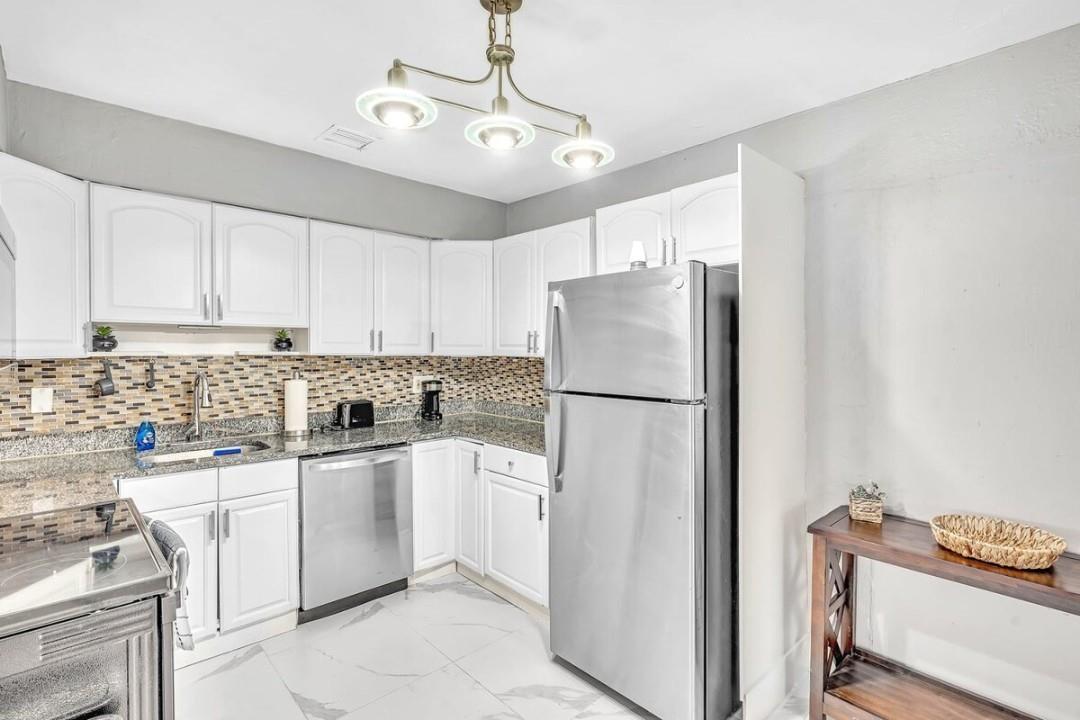 Dania Heights Add 28-19 B - Residential Lease
