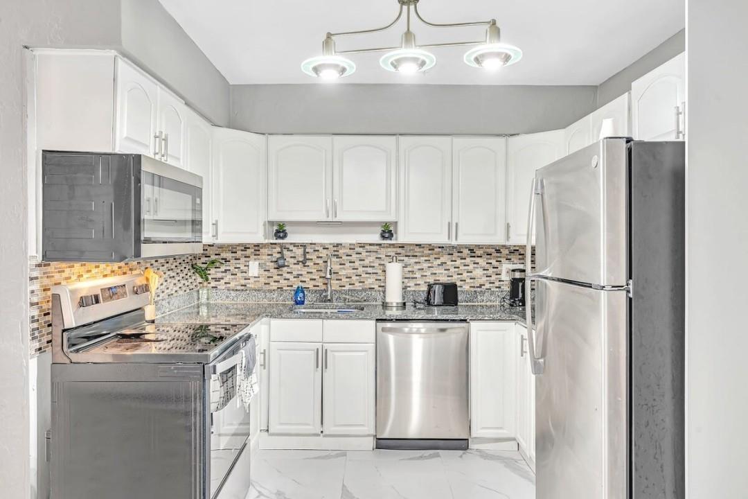 Dania Heights Add 28-19 B - Residential Lease