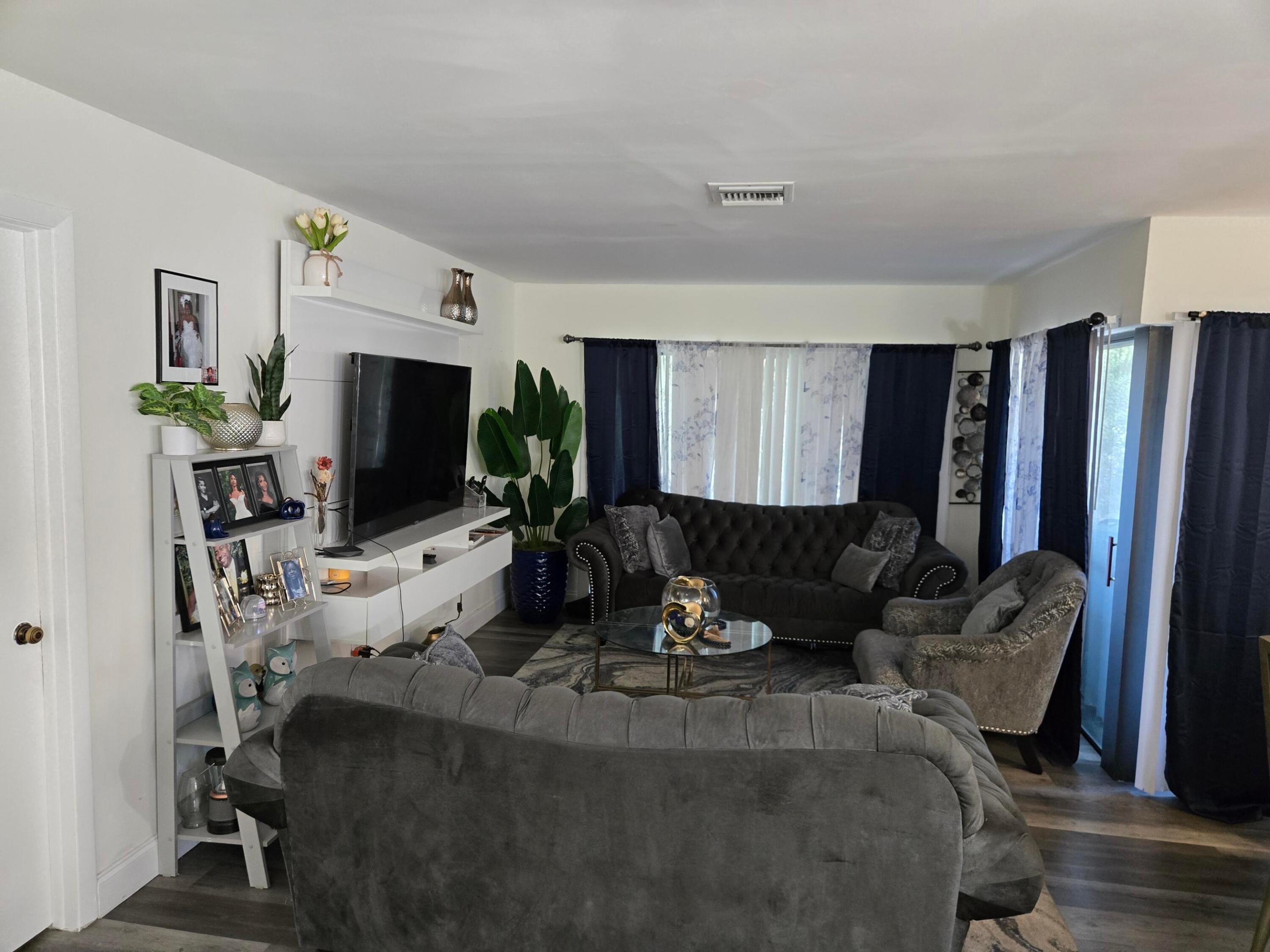LANTANA PINES 1 SPORTSMENS CLUB - Residential