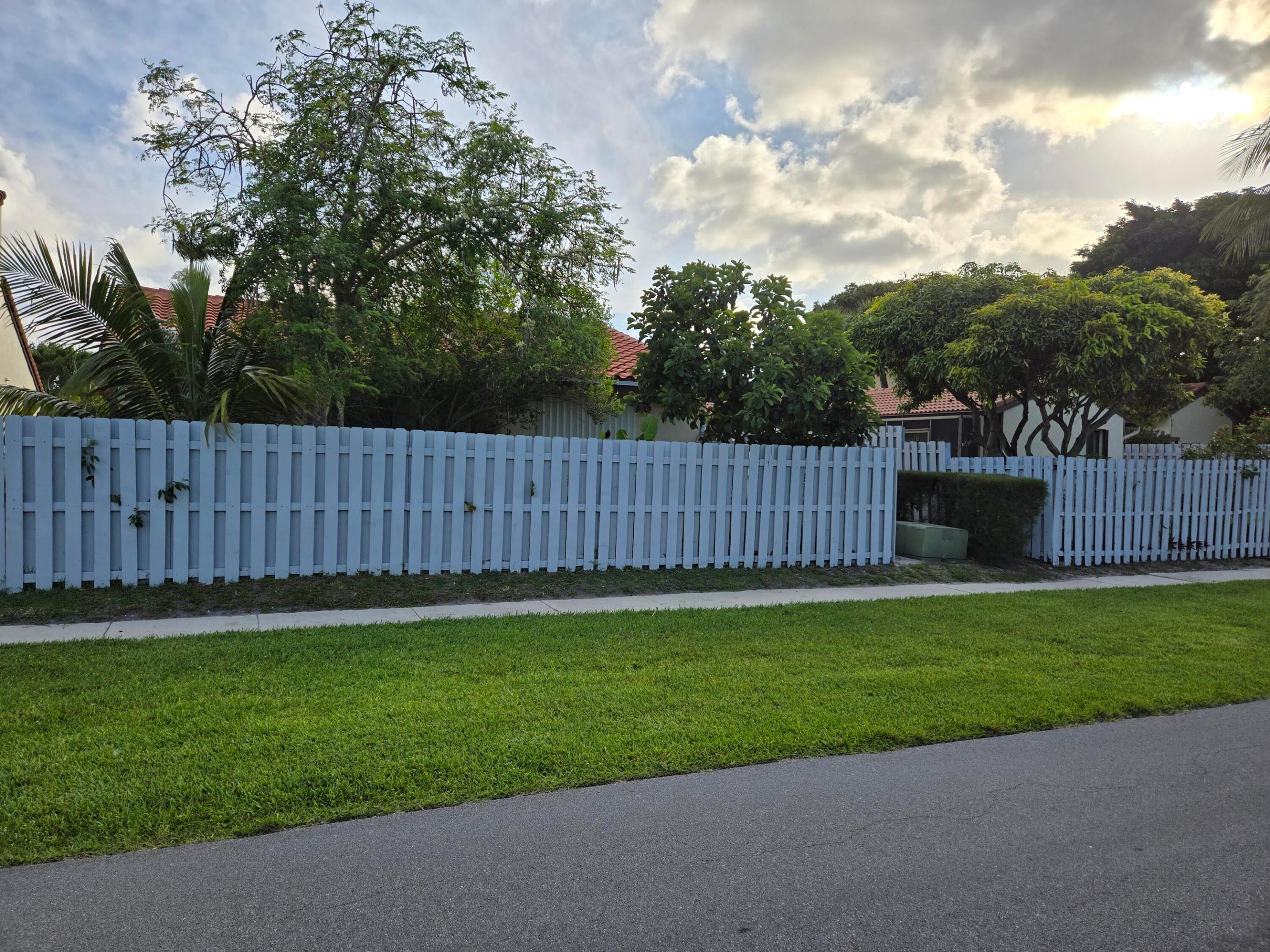 LANTANA PINES 1 SPORTSMENS CLUB - Residential