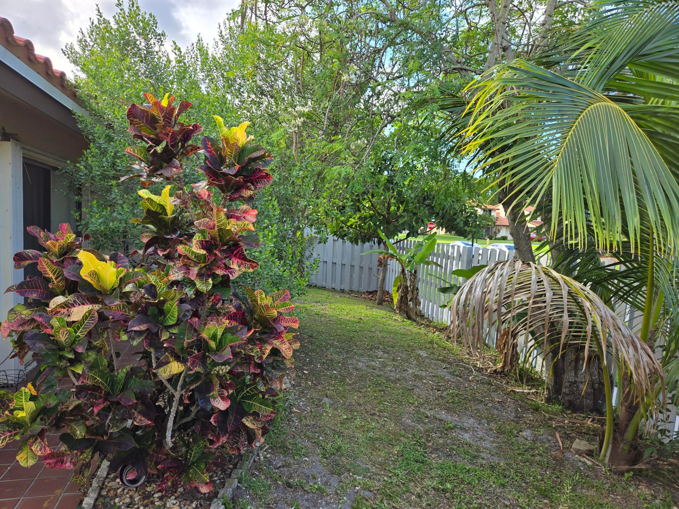 LANTANA PINES 1 SPORTSMENS CLUB - Residential
