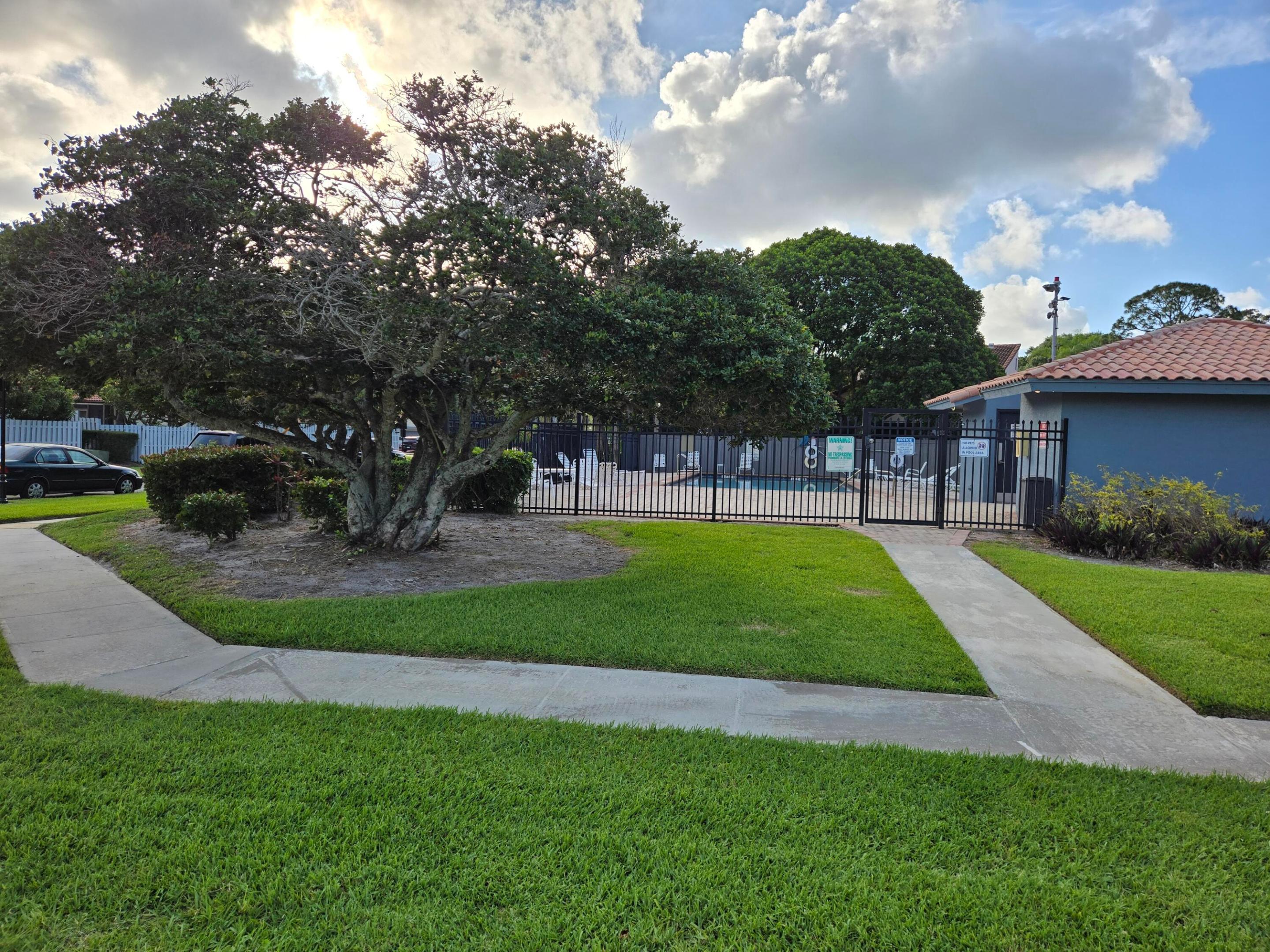 LANTANA PINES 1 SPORTSMENS CLUB - Residential