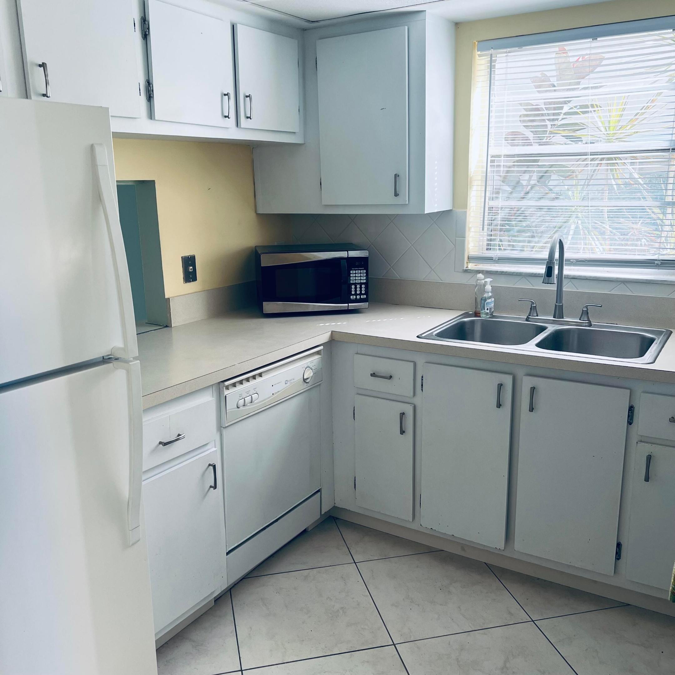 TIERRA VERDE CONDO - Residential Lease