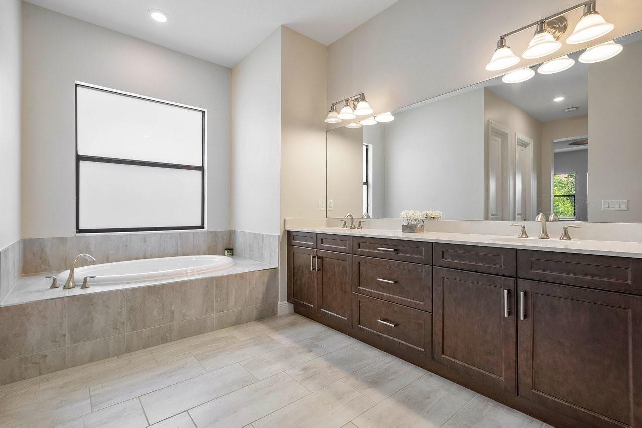 Parkland Bay 183-49 B - Residential