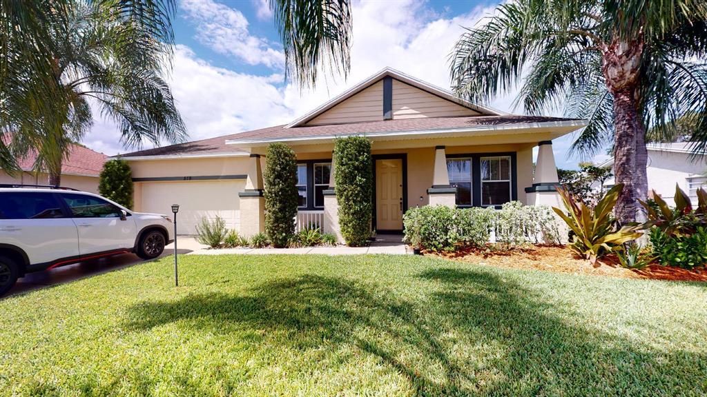 Photo of 519 SE Maple Terrace, Port Saint Lucie, FL 34983 (MLS # R10747676)