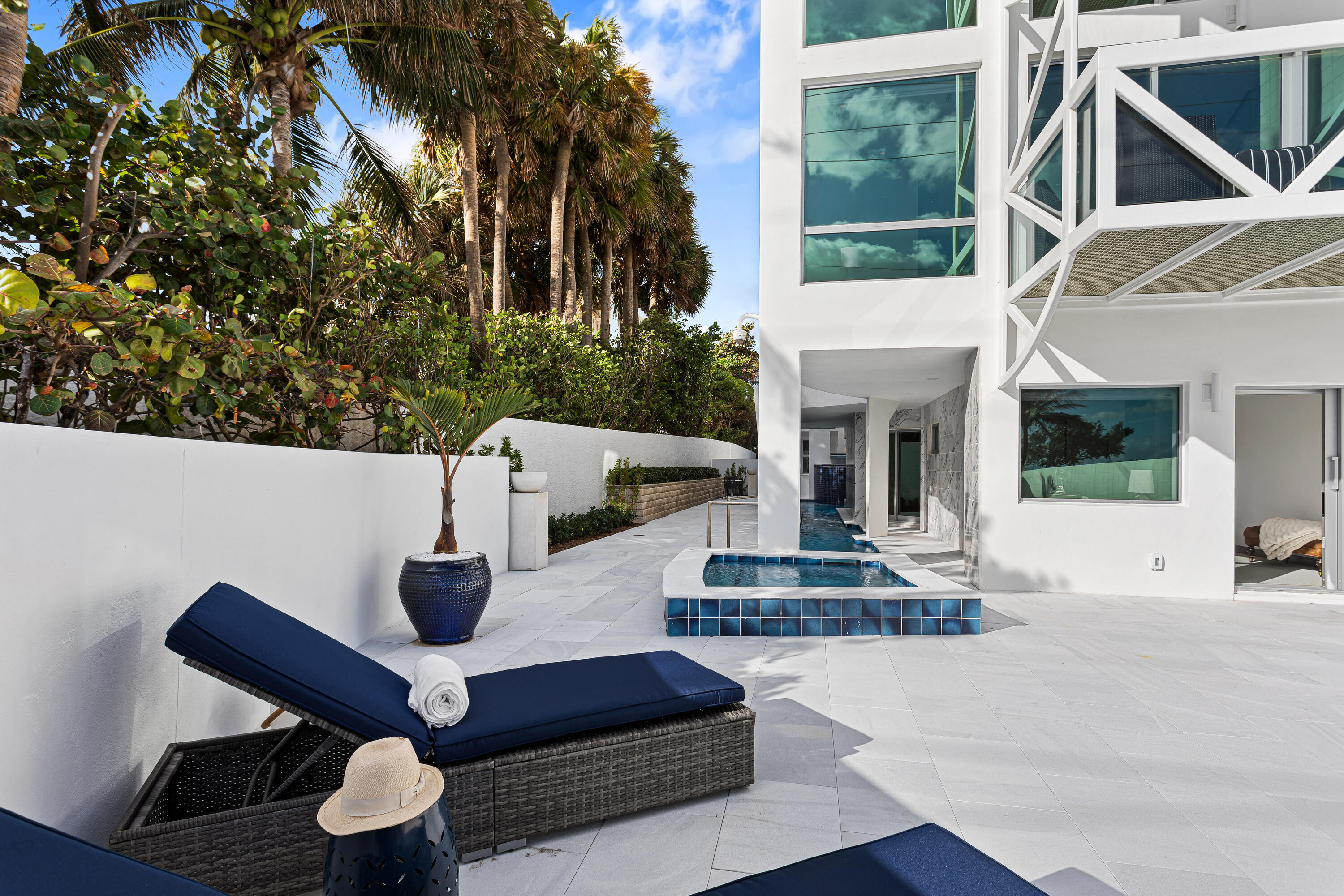 PALM BEACH SHORE ACRES - Residential