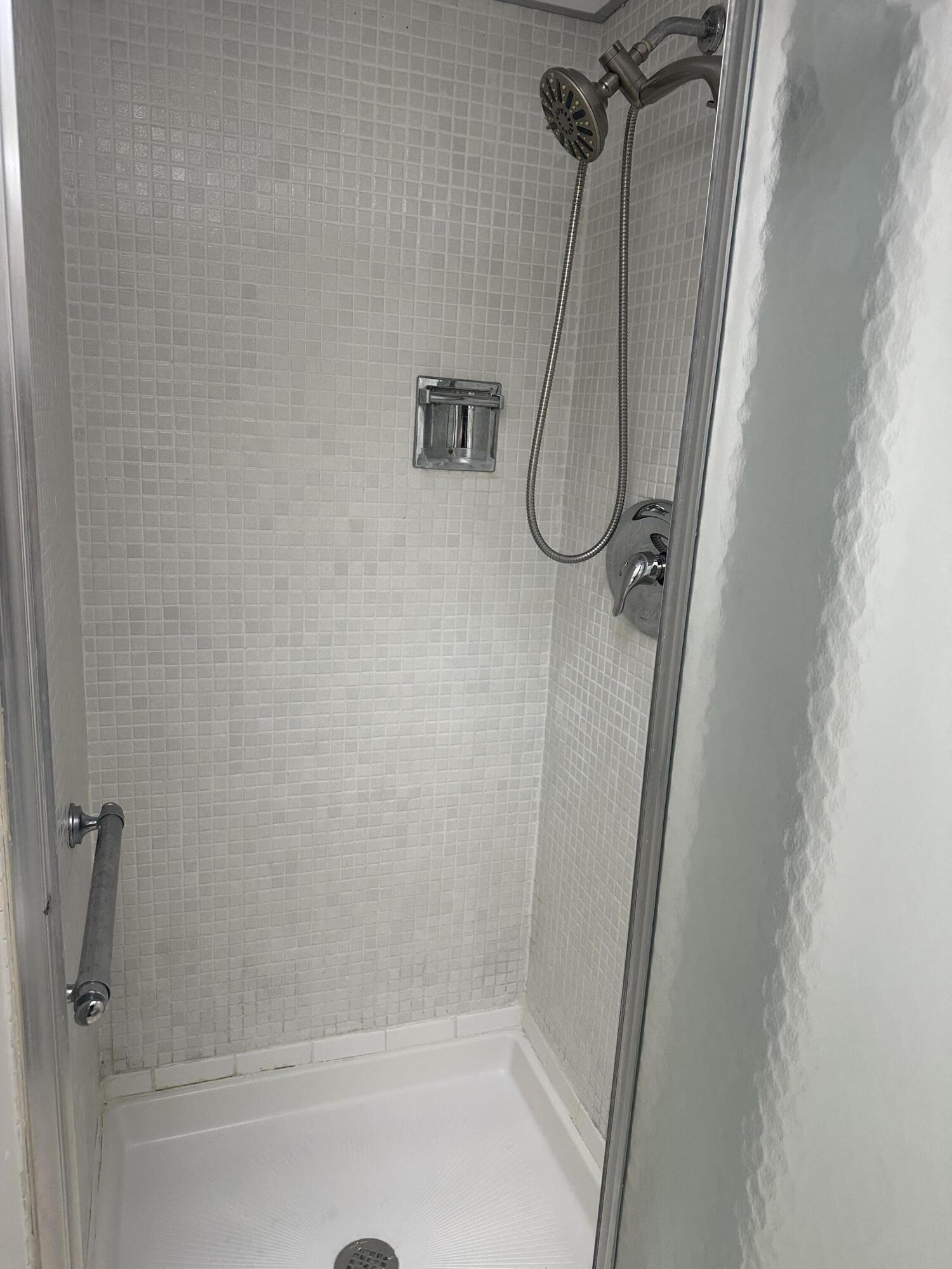 KINGS POINT BRITTANY COND - Residential Lease