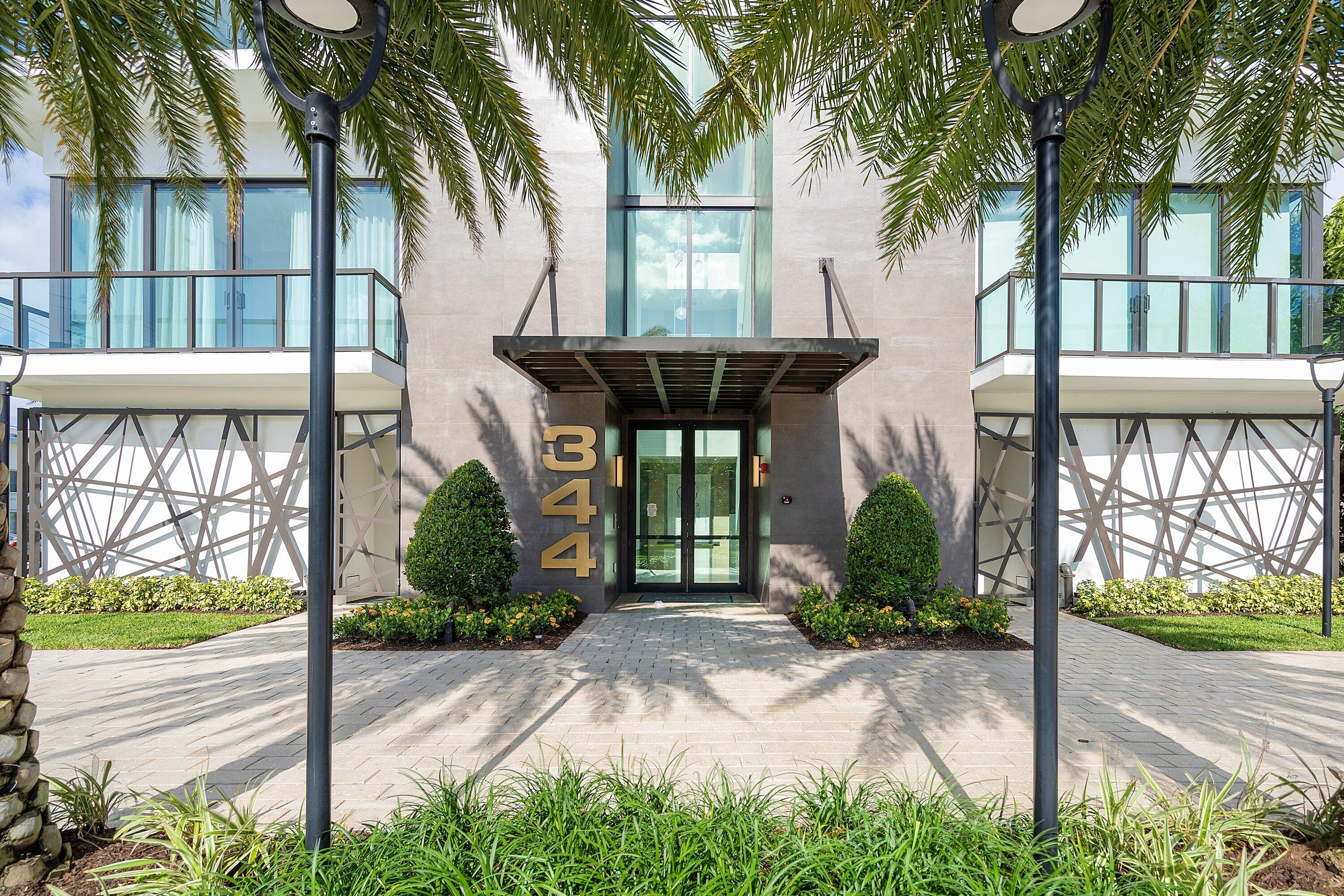 COVE 4 CONDO - Residential