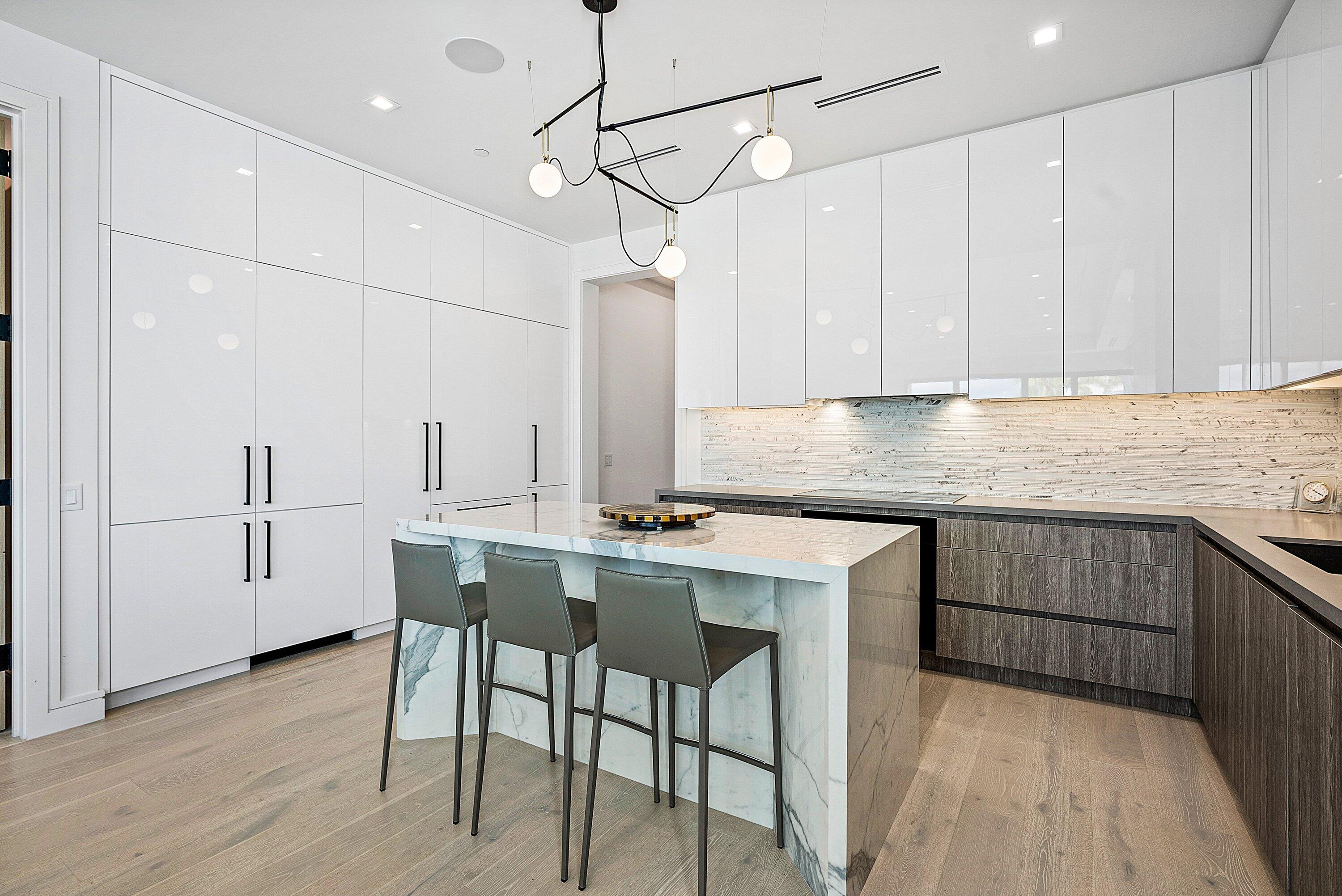 COVE 4 CONDO - Residential