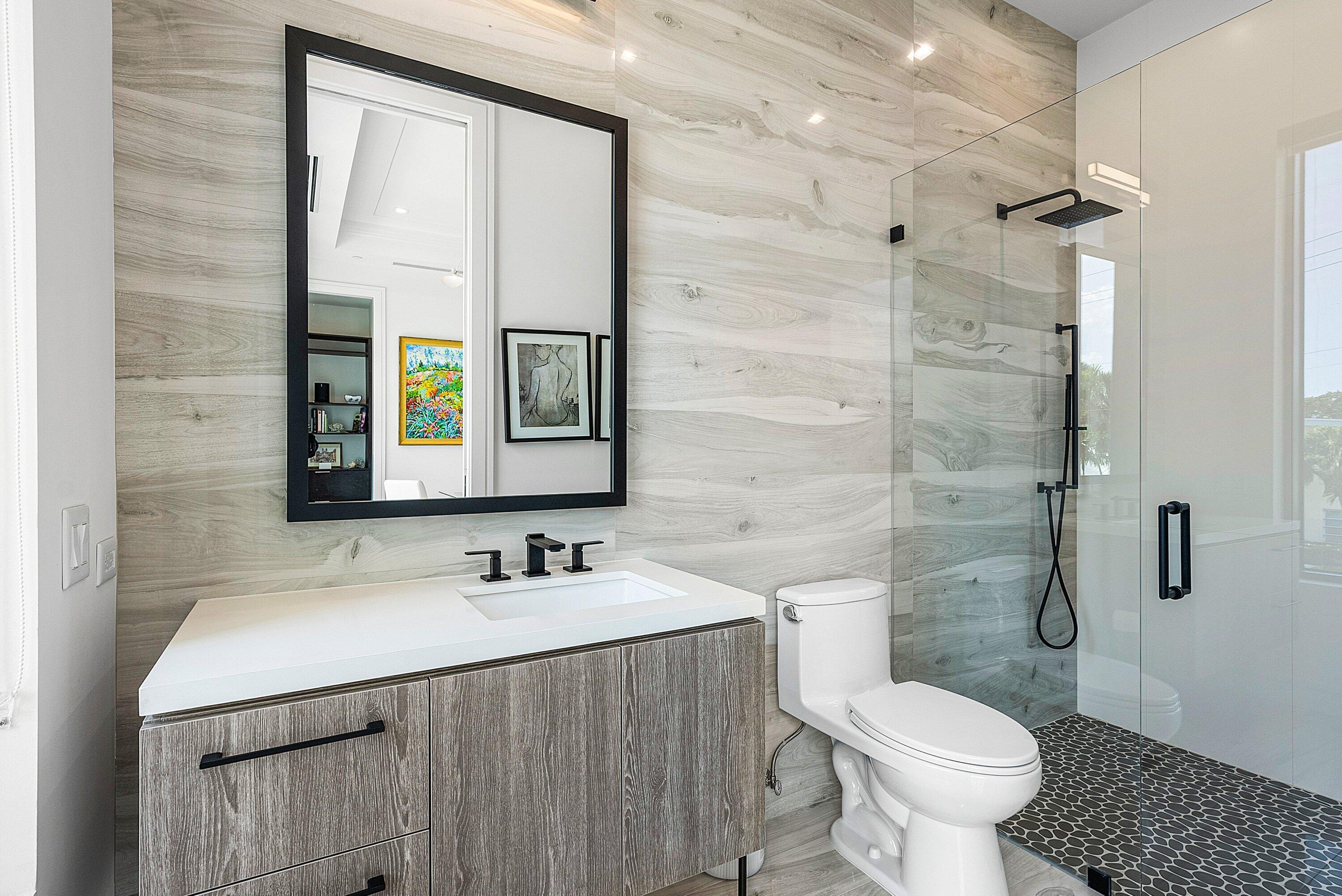 COVE 4 CONDO - Residential