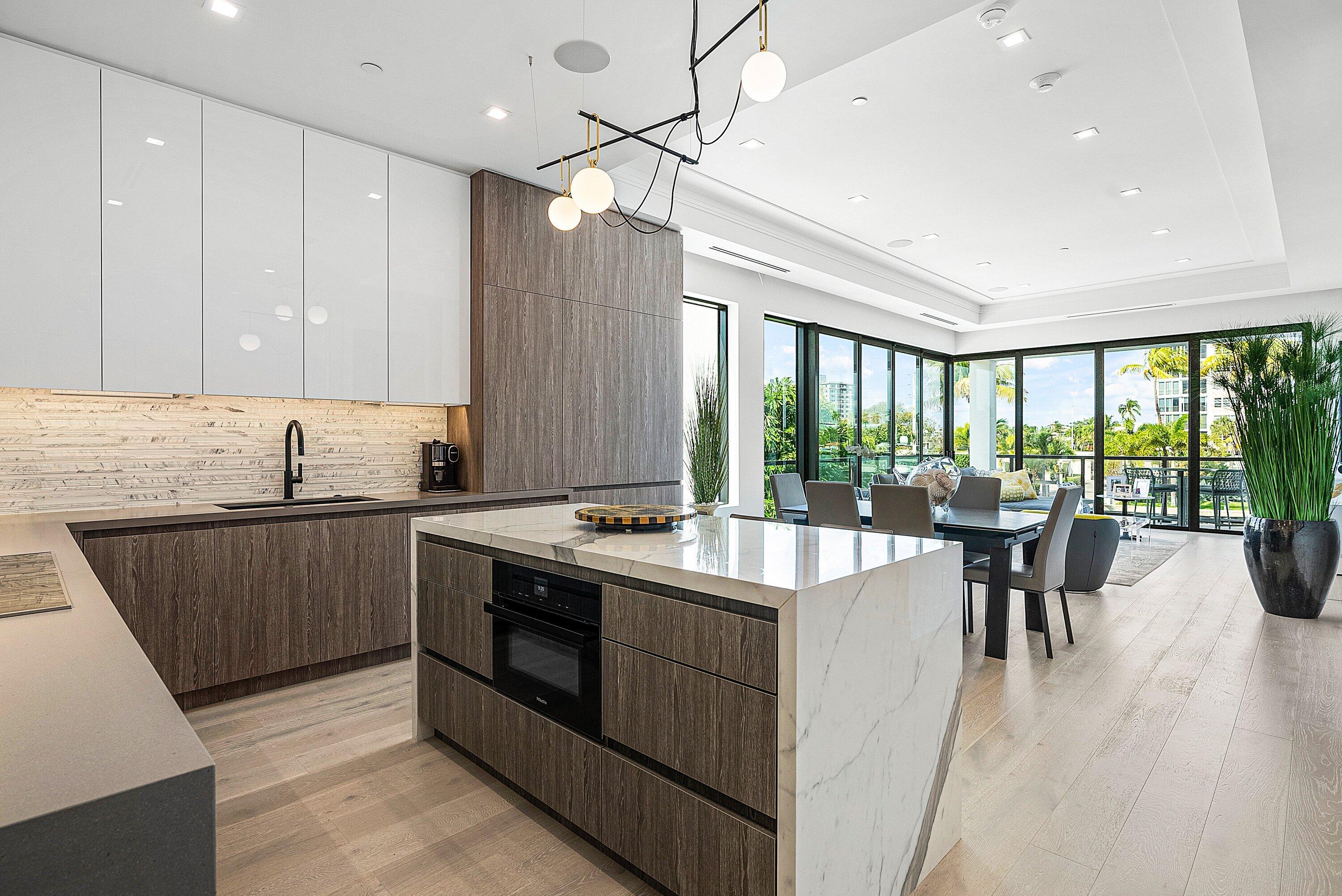 COVE 4 CONDO - Residential