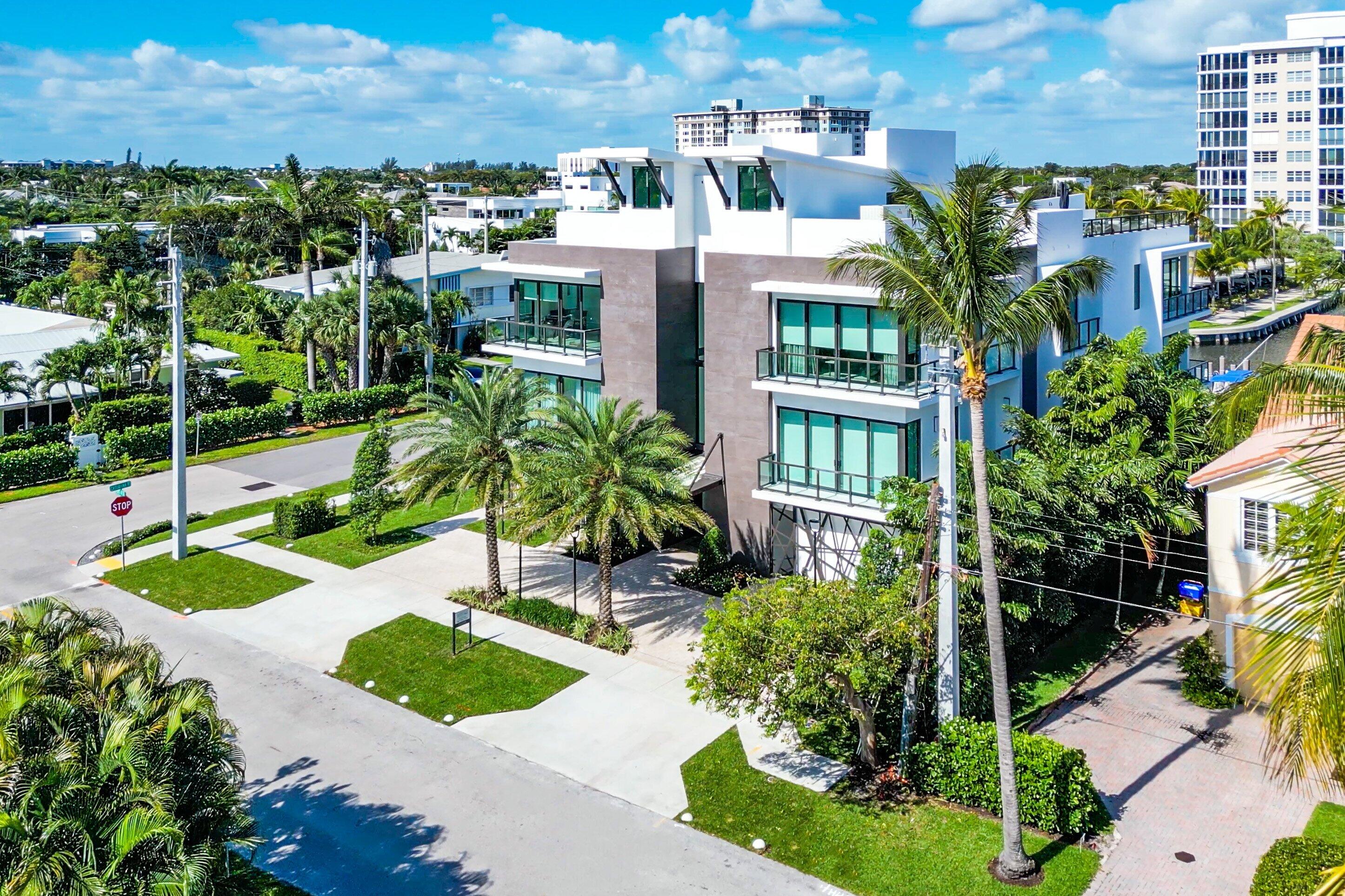 COVE 4 CONDO - Residential