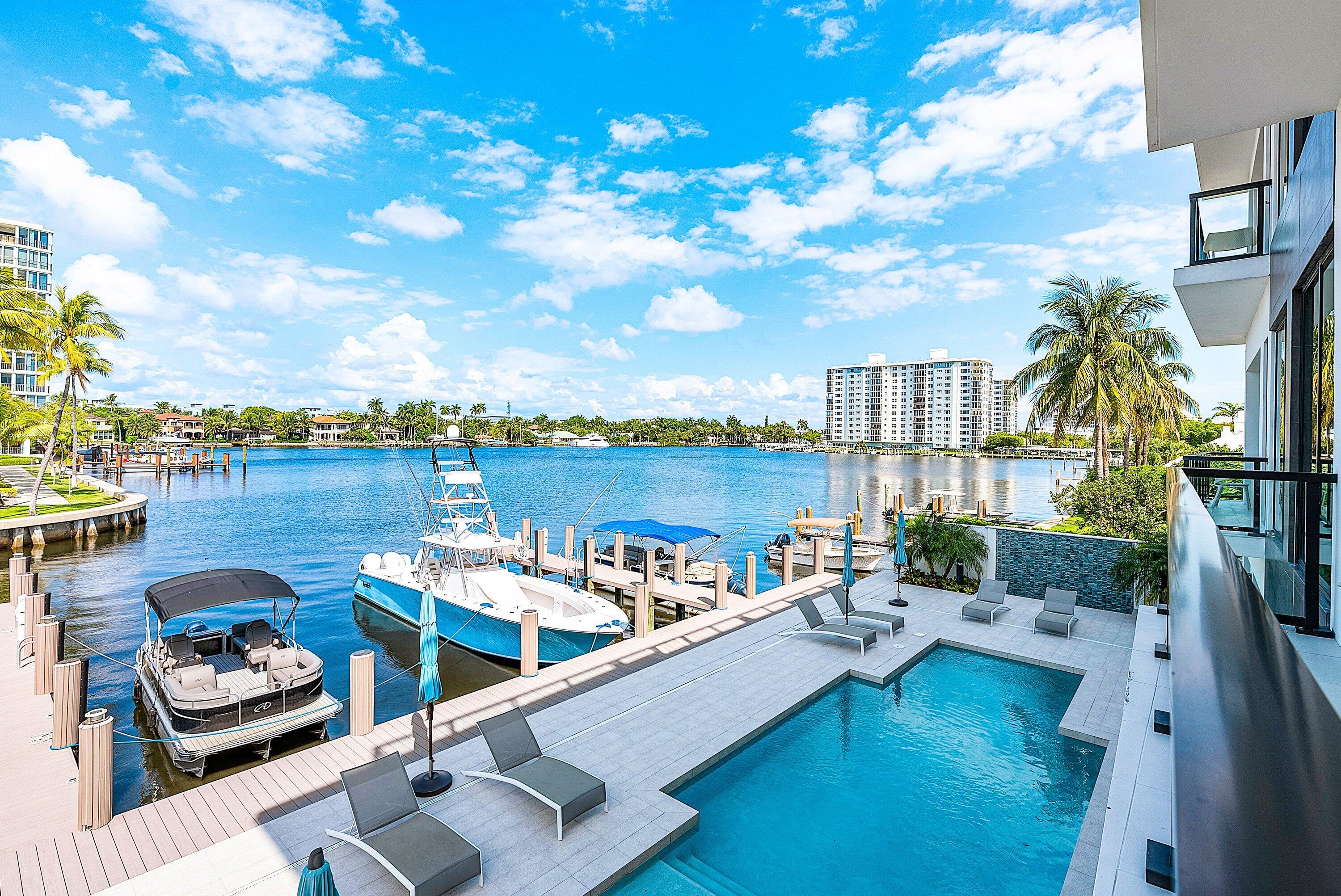 COVE 4 CONDO - Residential