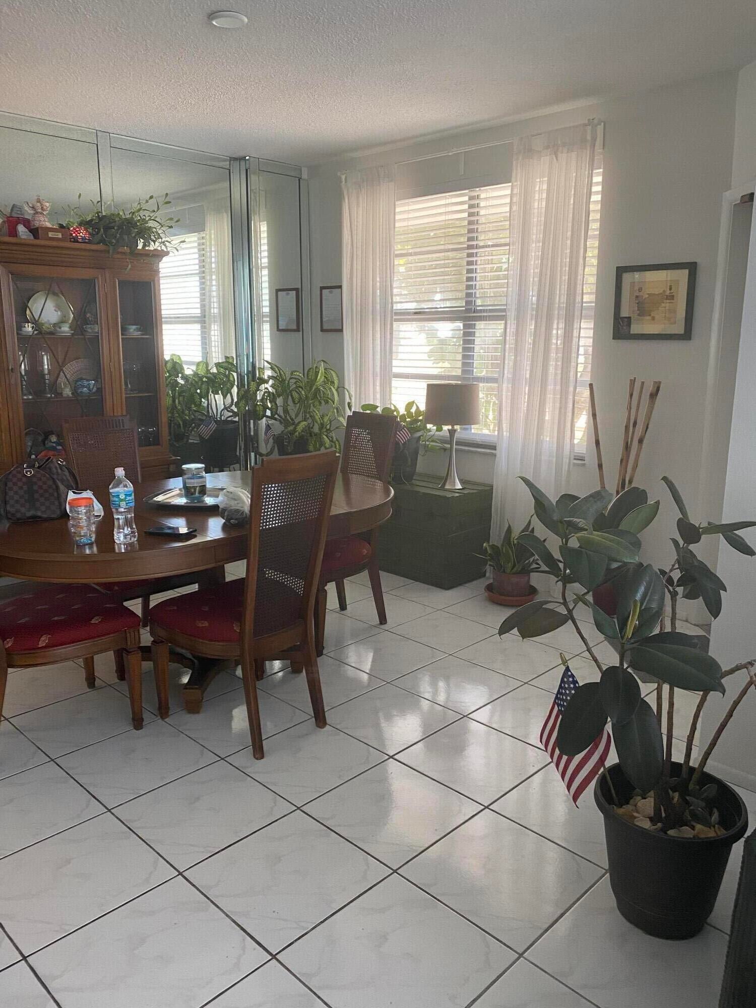 1965 S OCEAN Drive MS, Hallandale Beach, FL, 33009/$350,000 3 1965 S OCEAN Drive MS