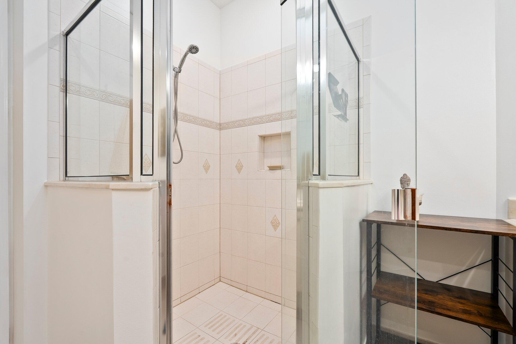 MARINER BAY - Residential Lease