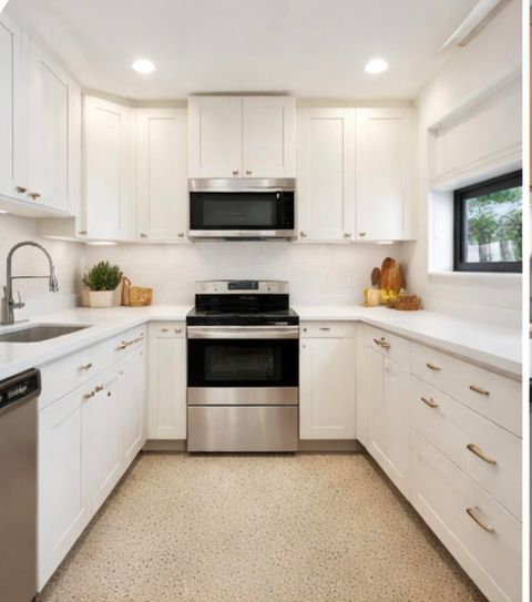 Tiny photo for 250 NE 13th Street, Delray Beach, FL 33444 (MLS # B26018196)