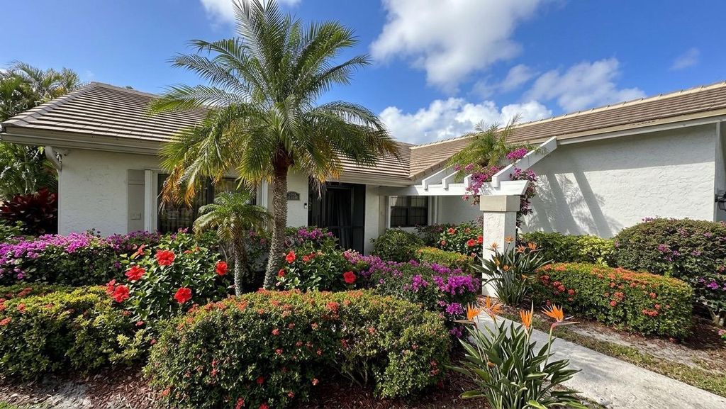 Photo of 6594 Casabella Lane, Boca Raton, FL 33433 (MLS # B26002531)