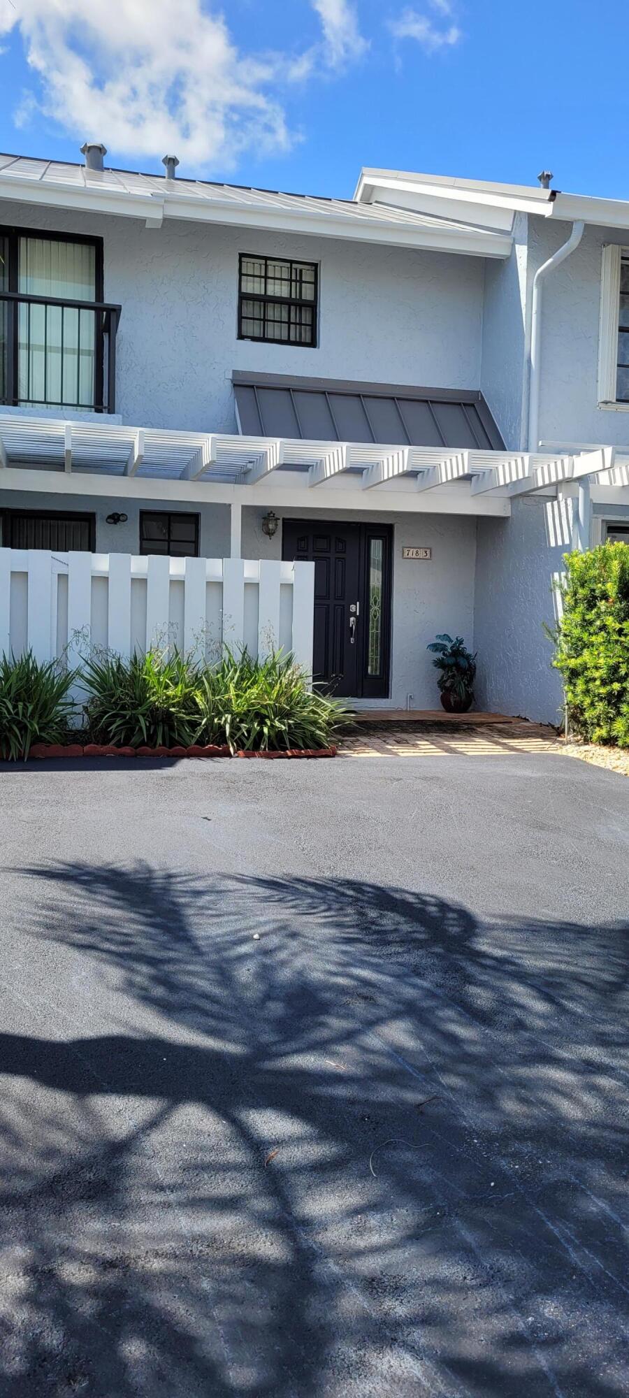 718 NE 12th Terrace 3