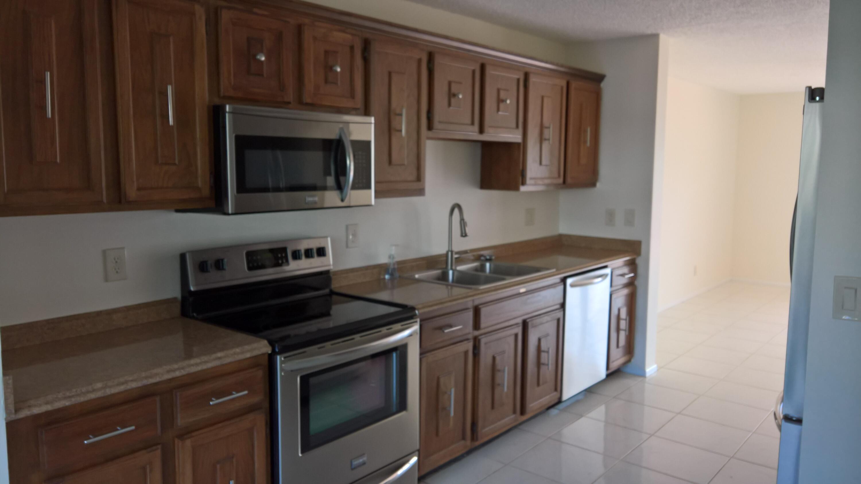 LAKE WORTH MARINER VLG - Residential